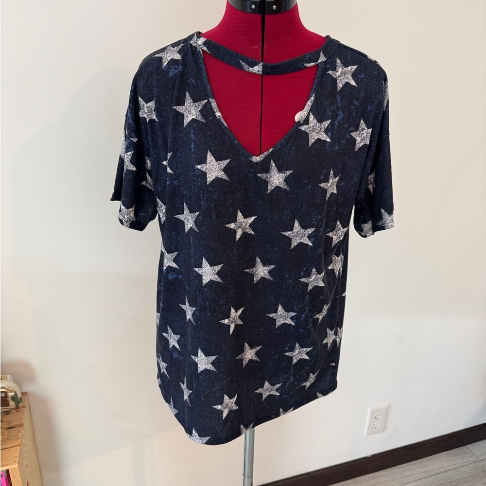 Star Patterned V-Neck T-Shirt